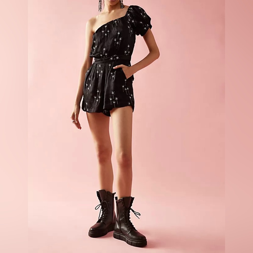 NEW FREE PEOPLE Gemini Party Romper 🖤